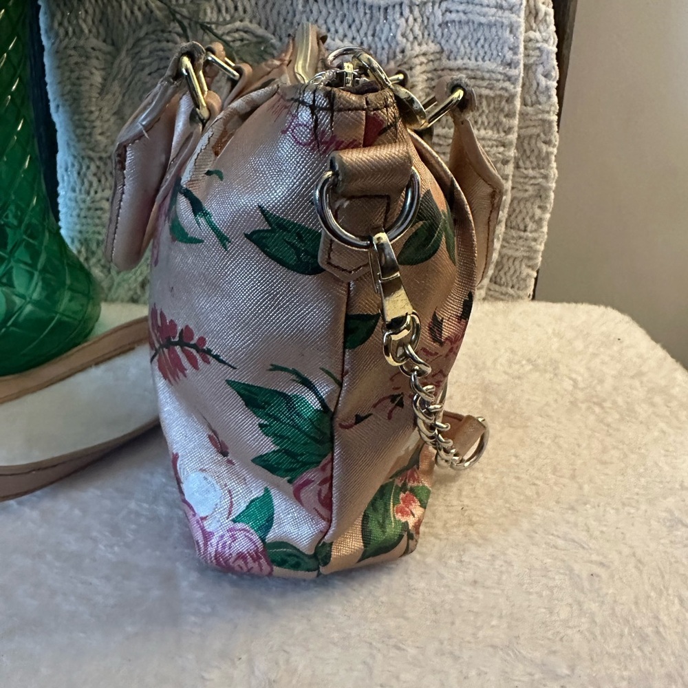 Betsey Johnson XOX Pink with Roses Satchel - Picture 7 of 12